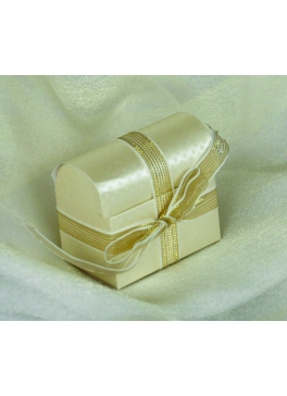 Geschenkbox in Schatztruheform Geschenkbox in Schatztruheform